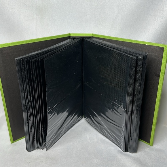 🐼 3/$25 🐼 nwot Kelly green photo album - 4” x 6” - 192 slots - Picture 3 of 3